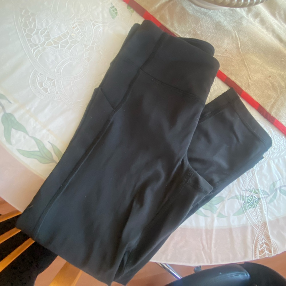 Lululemon crops